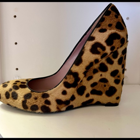 Gucci Leopard Print Wedge Pumps - Picture 2 of 6